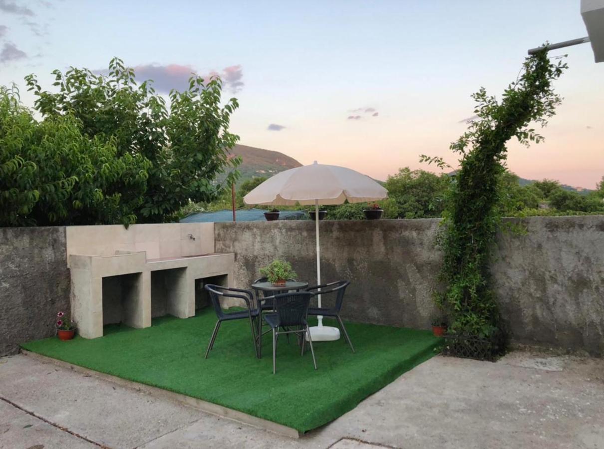 Ban Apartmani Budva Exterior photo