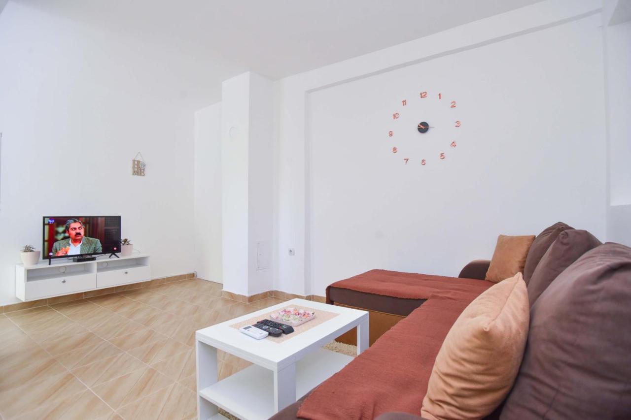 Ban Apartmani Budva Exterior photo